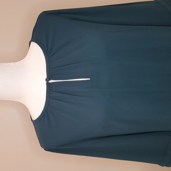 πHPπAnn Taylor NWT Size Med Green Long Sleeve Top w/ Front Button Detail! π - Picture 2 of 13